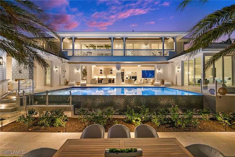 506 Neapolitan Ln Naples, FL 34103