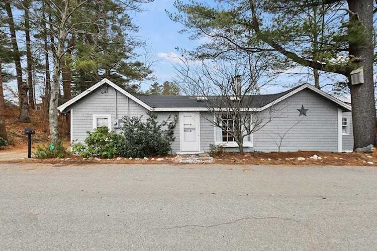 120 Pond Street in Newton, NH - Century 21 New England Photo 1