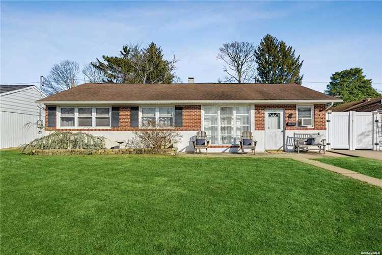 435 Sussex Road East Meadow, NY 11554