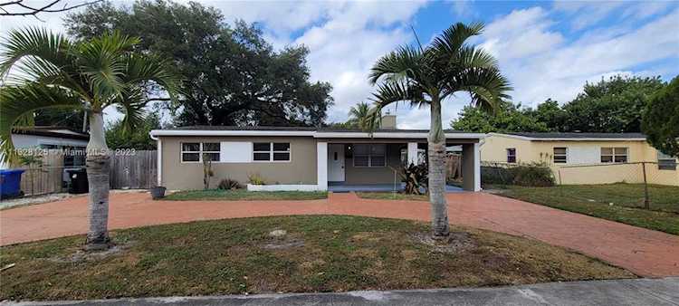 227 SW 21st Way Fort Lauderdale, FL 33312