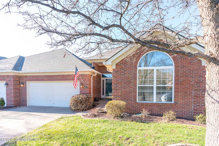 10422 Dove Chase Cir Louisville, KY 40299