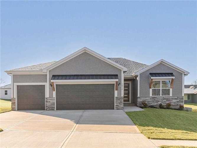 1812 Winchester Dr Pleasant Hill, MO 64080