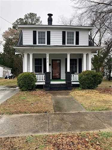 203 Saint James Ave Suffolk, VA 23434