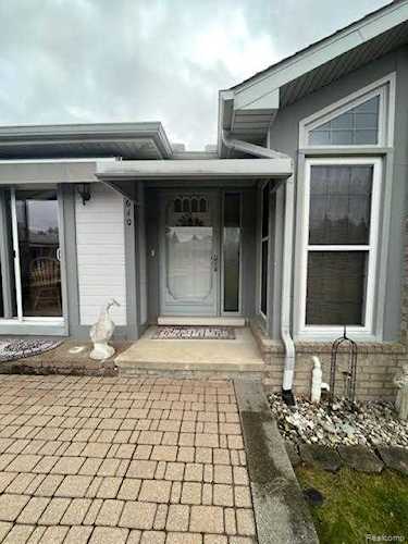 14610 Appleway Shelby Twp, MI 48315