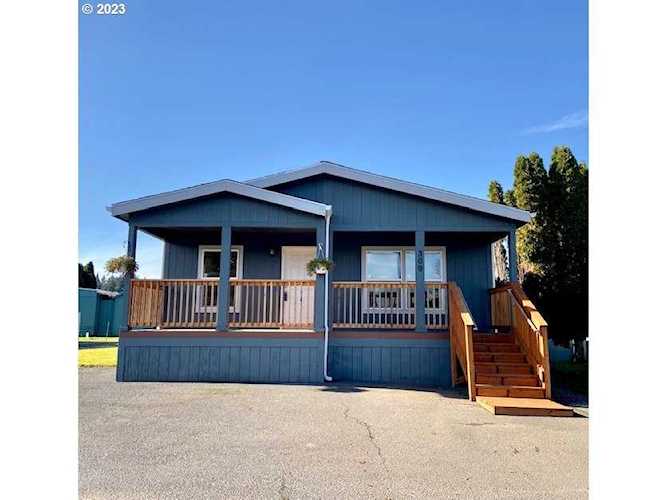 Buy, sell, or invest in property with Donna Roberts Group. Professional real estate services in Camas, WA & surrounding counties as well as Portland, OR Photo 1
