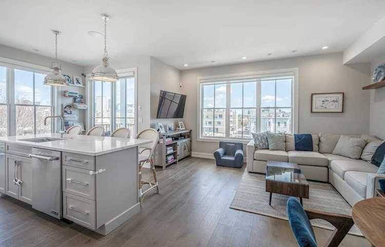 183 D St #5 Boston, MA 02127
