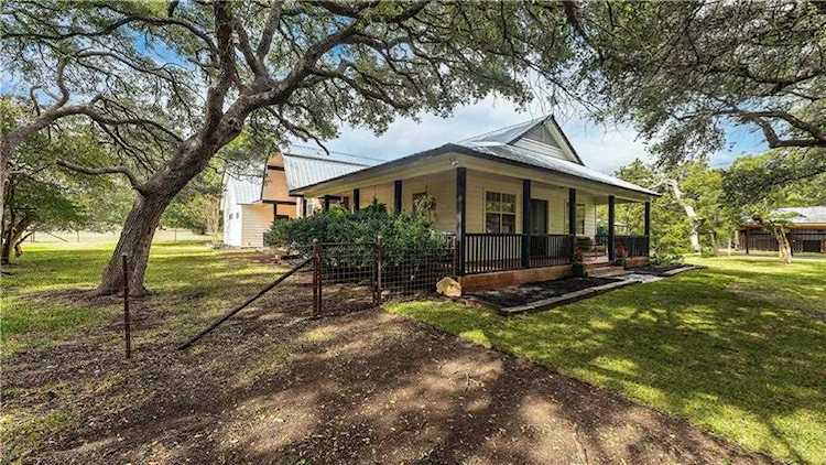 451 Brownson LN Driftwood, TX 78619