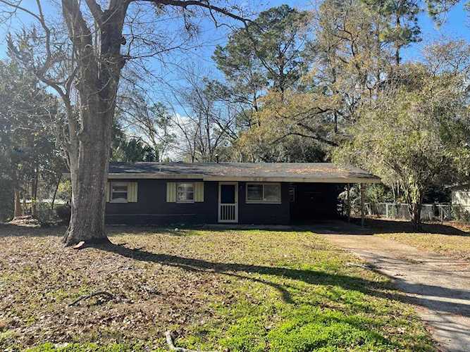 2305 Oxford Rd Tallahassee, FL 32304 in Bradford Manor Photo 1