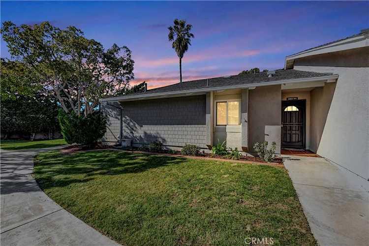 8566 Larkhall Circle #811A, Huntington Beach, CA 92646 | RubyHome Photo 1