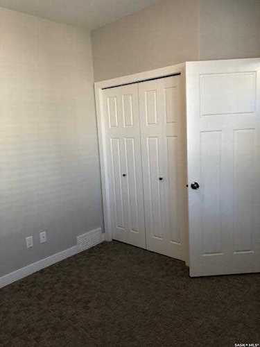 4175 E Green Apple Dr Regina, SK S4V 1S1