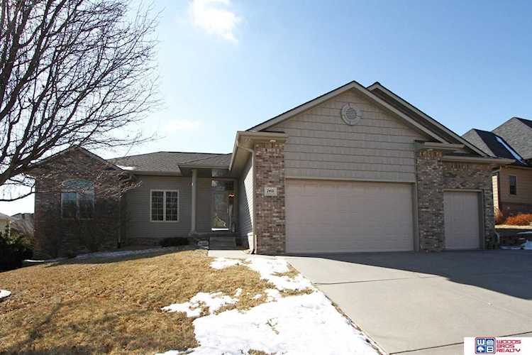 2401 Scotch Pine Trl Lincoln, NE 68512