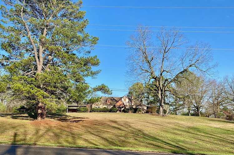 714 Hwy 182 W (Dr Mlk Jr Dr W) Starkville, MS 39759