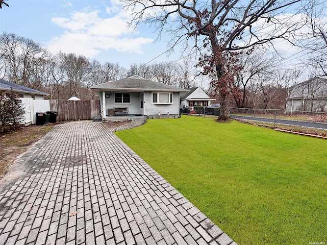 173 Wavecrest Drive Mastic Beach, NY 11951