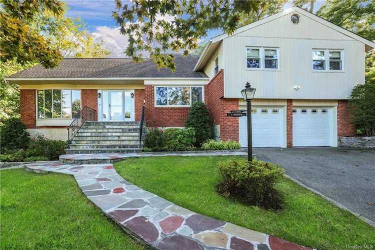 8 Magnolia Road Scarsdale, NY 10583