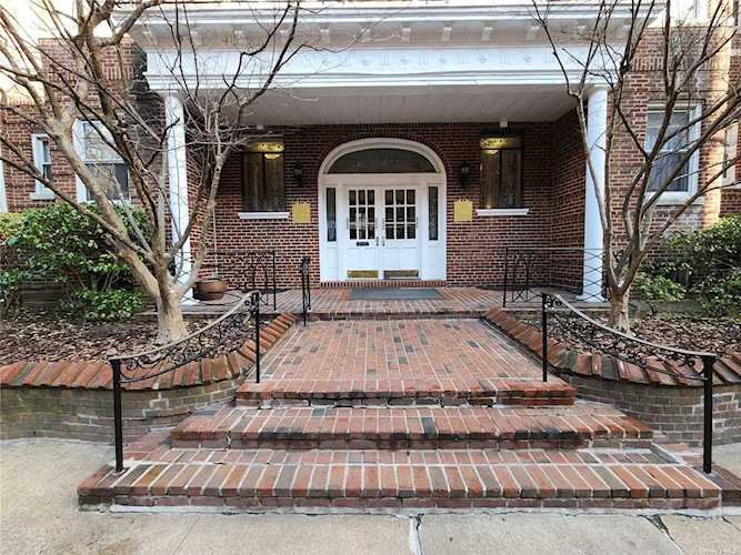 65-41 Booth Street #5C Rego Park, NY 11374