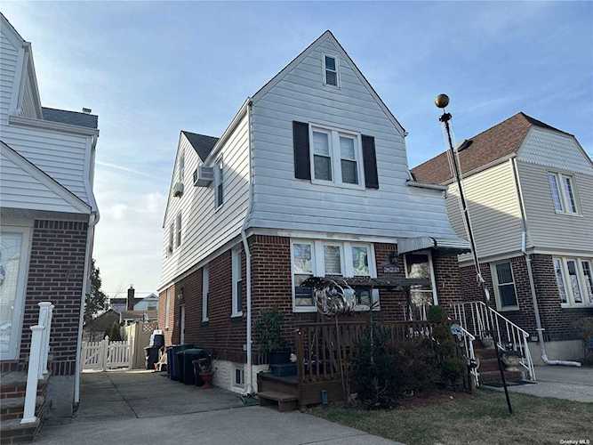 171-16 Courtney Avenue Flushing, NY 11358