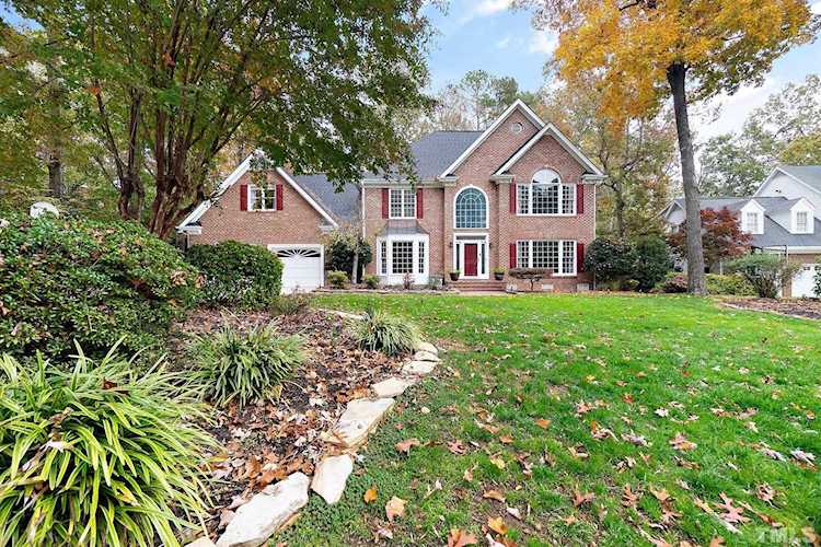 213 Stoneleigh Drive Cary, NC 27511