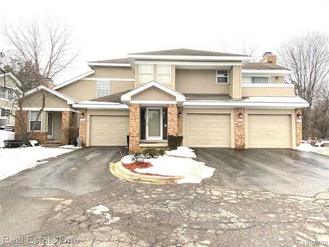 6621 Stoker Ct #107 West Bloomfield Twp, MI 48322 condo for sale, MLS#20230009119 | Dwellings Michigan Real Estate Photo 1