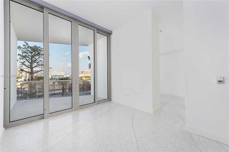 16901 Collins Ave #403 Sunny Isles Beach, FL 33160