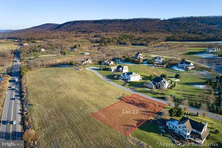 133 Roundhill Rd Boalsburg, PA 16828