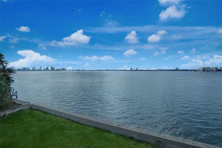 5840 N Bay Rd Miami Beach, FL 33140