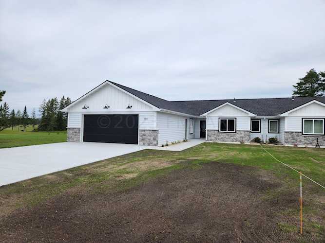 860 Lake Forest Circle Detroit Lakes, MN 56501