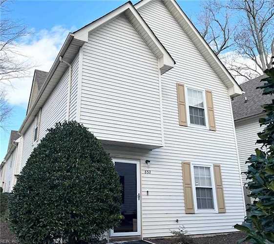 832 Gas Light Ln Virginia Beach, VA 23462 | MLS 10474006 Photo 1