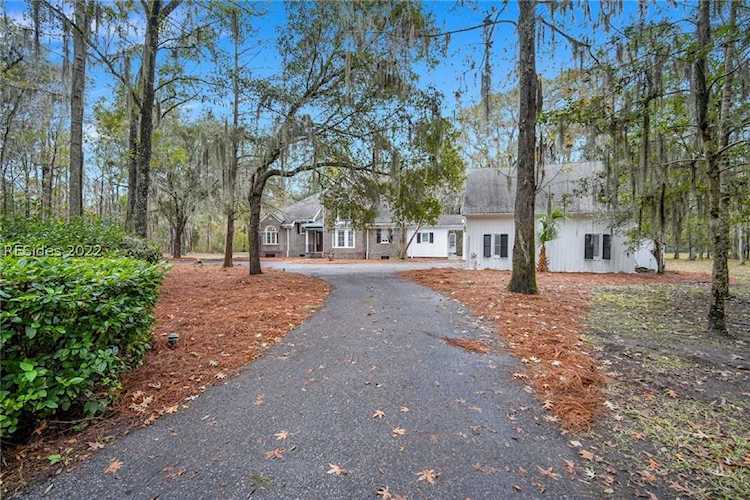21 E Martingale Bluffton, SC 29910