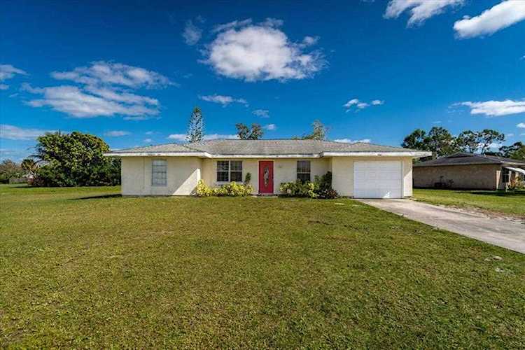 2001 SE Talwood Lane Port Saint Lucie, FL 34952