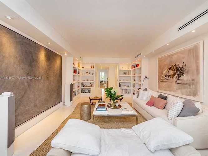 799 Crandon Blvd #303 Key Biscayne, FL 33149
