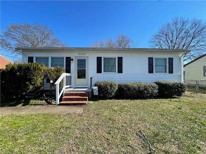 8526 Orcutt Ave Hampton, VA 23605 | MLS 10473840 Photo 1