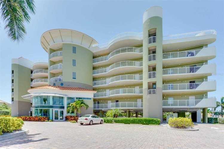 11605 Gulf Blvd #205 Treasure Island, FL 33706