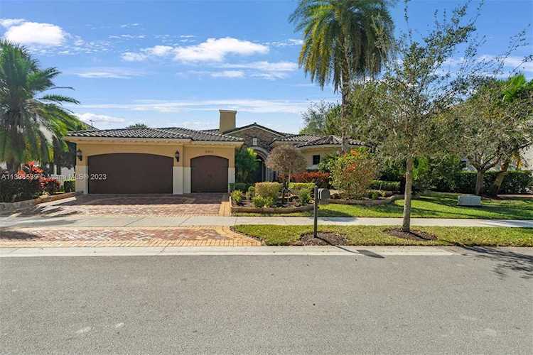 6911 Long Leaf Dr Parkland, FL 33076
