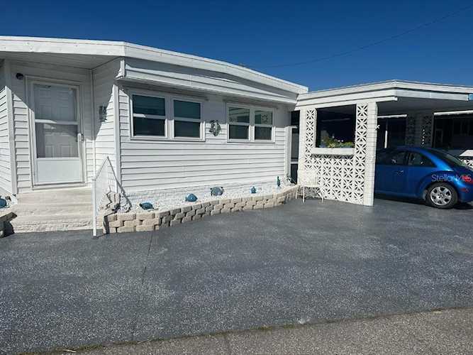 2315 New York Ave Bradenton, FL 34207