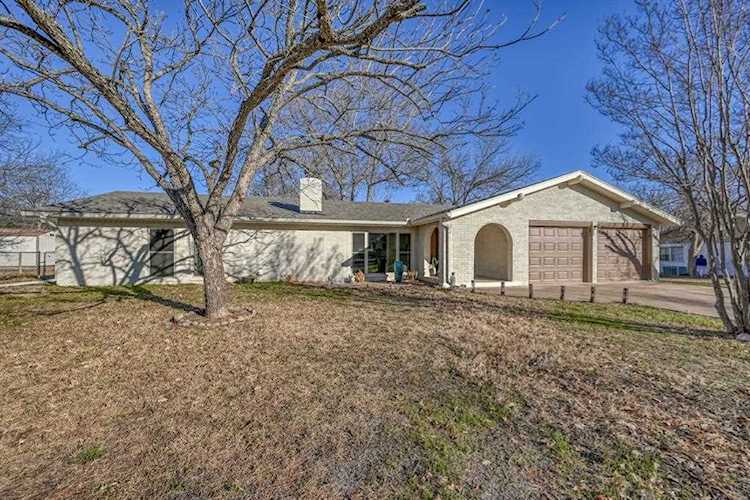 116 Crestwood DR Fredericksburg, TX 78624