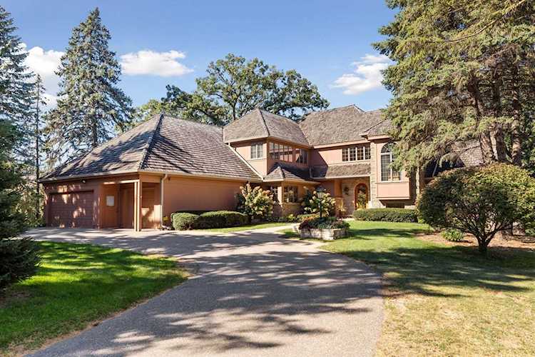1941 Glenhill Road Mendota Heights, MN 55118