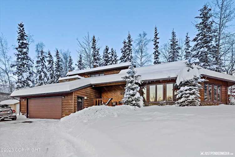 18619 Talarik Dr Eagle River, AK 99577