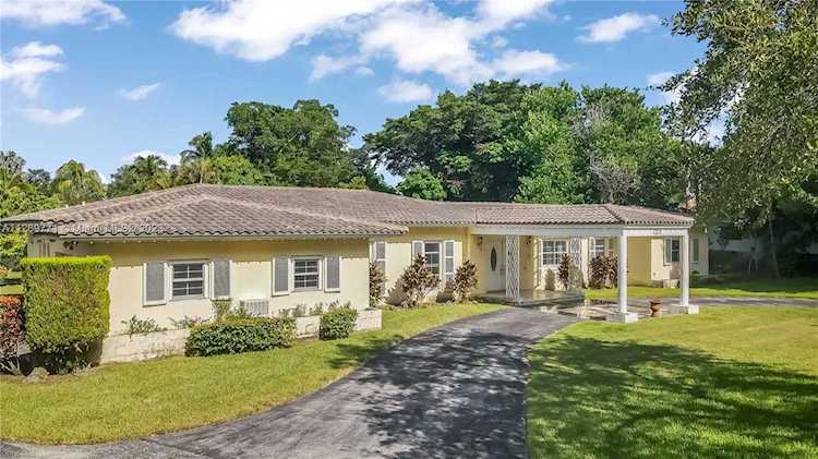 4311 University Dr Coral Gables, FL 33146
