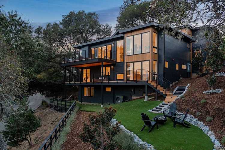 19 Highland Court Larkspur, CA 94939
