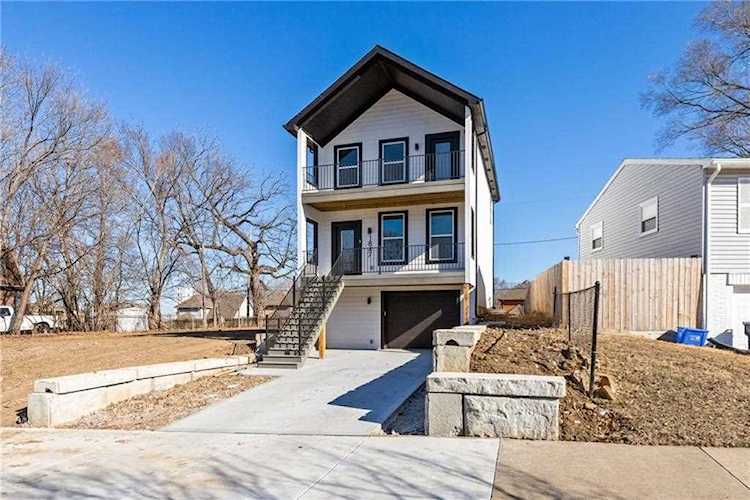 4402 Virginia Ave Kansas City, MO 64110