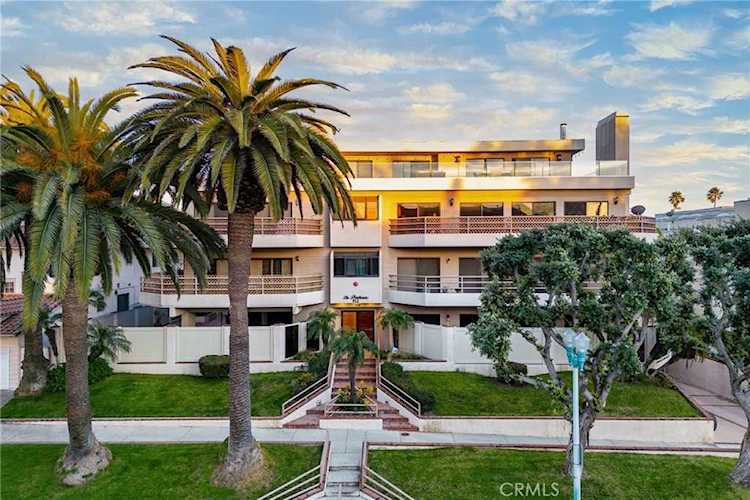 512 Esplanade #203 Redondo Beach, CA 90277 | MLS SB23020704 Photo 1