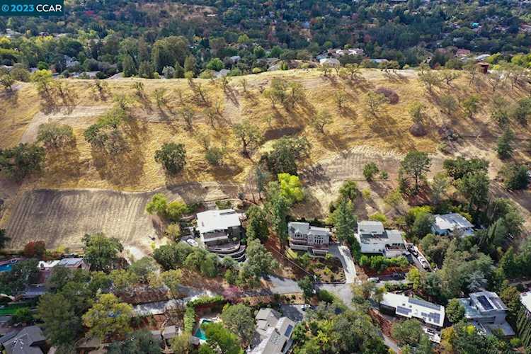 457 Summit Rd Walnut Creek, CA 94598