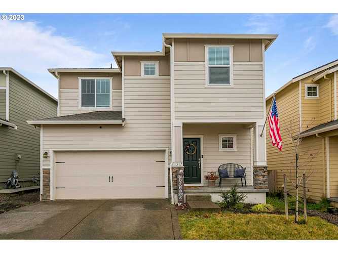 1317 W 16th AVE La Center, WA 98629