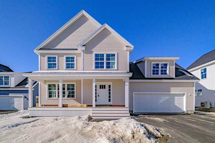 42 Pacer WayScarboroughME04074home for sale Photo 1