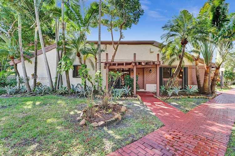 531 Leslie Dr #531 Hallandale Beach, FL 33009