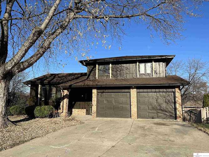 5306 Valley Circle Omaha, NE 68106 | MLS 22228397 Photo 1