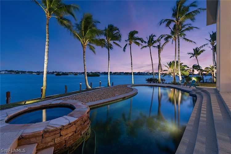581 Conover Ct Marco Island, FL 34145