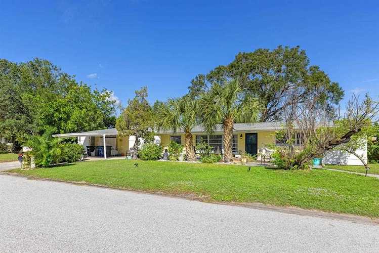 2515 Grove St Sarasota, FL 34239