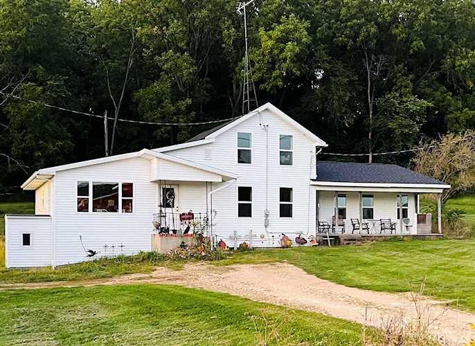 W11936 County Road W Baraboo, WI 53913