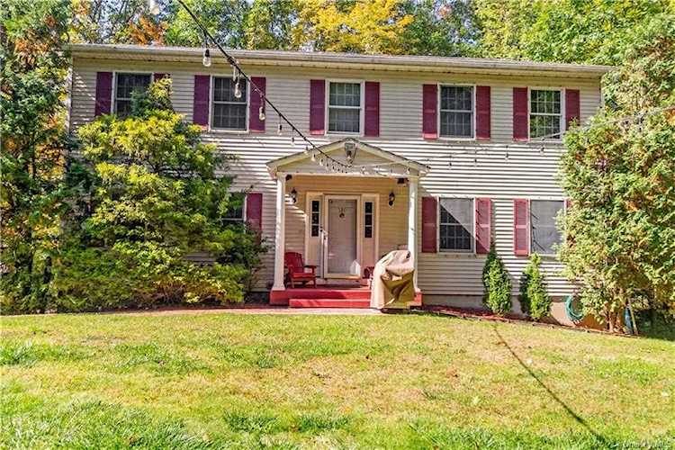 120 Lake Shore Road Putnam Valley, NY 10579